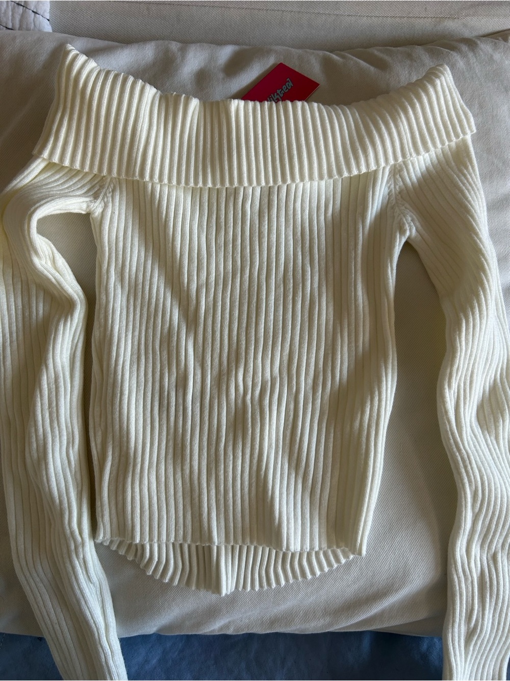 Off-Shoulder Ribbed Sweater Top in Cream